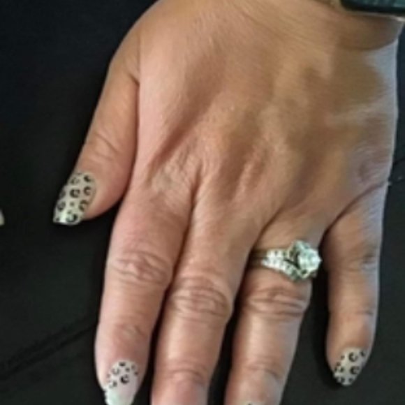 Color Street Nail Strips ~ Spot On - Picture 3 of 6